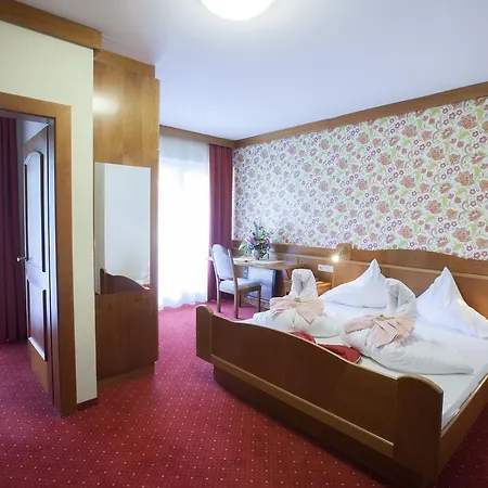Silvia Hotel 3*
